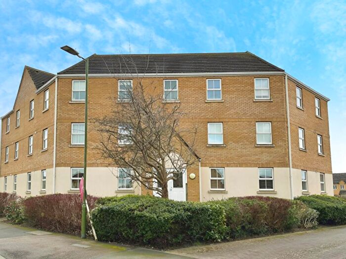 2 Bedroom Flat For Sale In Woodcock Road, Royston, SG8