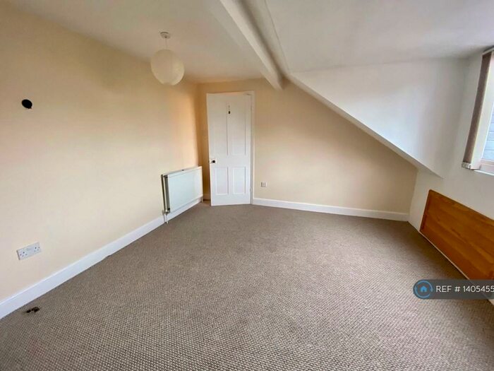 5 Bedroom Semi-Detached House To Rent In Lightwoods Hill, Smethwick, B67