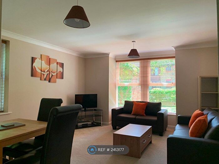 2 Bedroom Flat To Rent In Ascot House, Egham, TW20