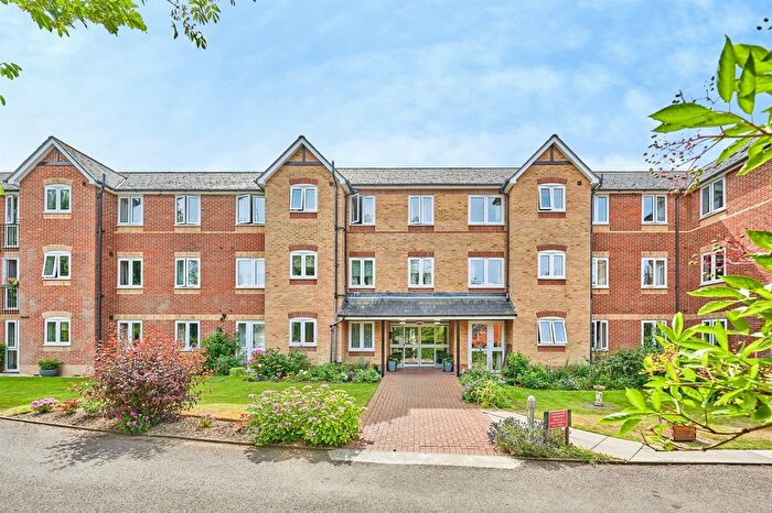 2 Bedroom Flat For Sale In Station Street, Saffron Walden, CB11