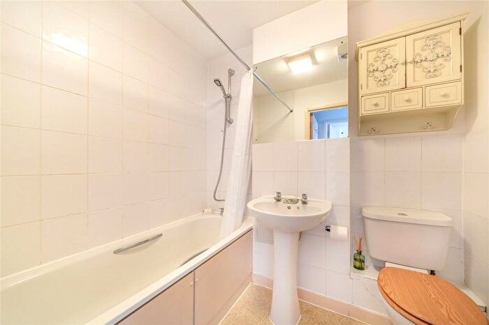 1 Bedroom Flat For Sale In Triangle Road, London, E8 - Photo 6