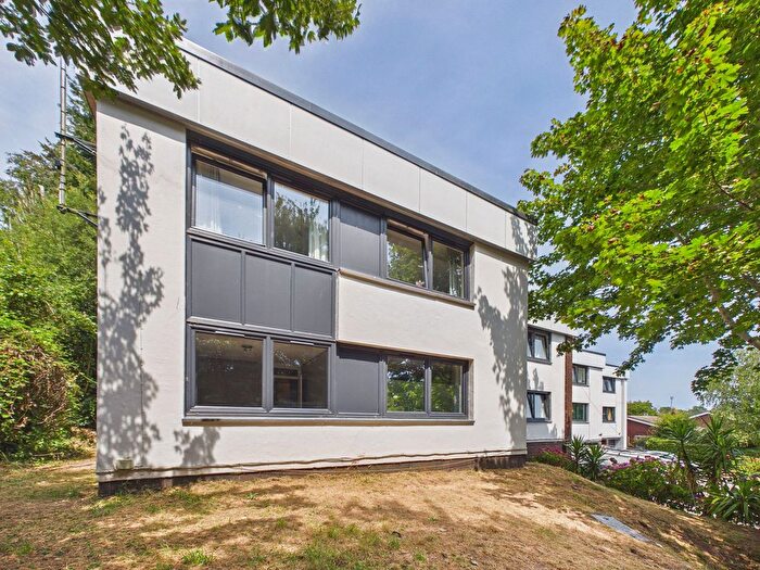2 Bedroom Flat For Sale In Crownhill Rise, Torquay, TQ2