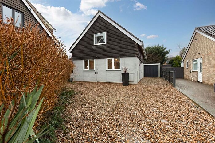 3 Bedroom Detached House For Sale In The Paddocks, Old Catton, NR6