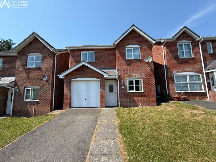3 Bedroom Detached House For Sale In Maes Berea, Bangor, Gwynedd, LL57