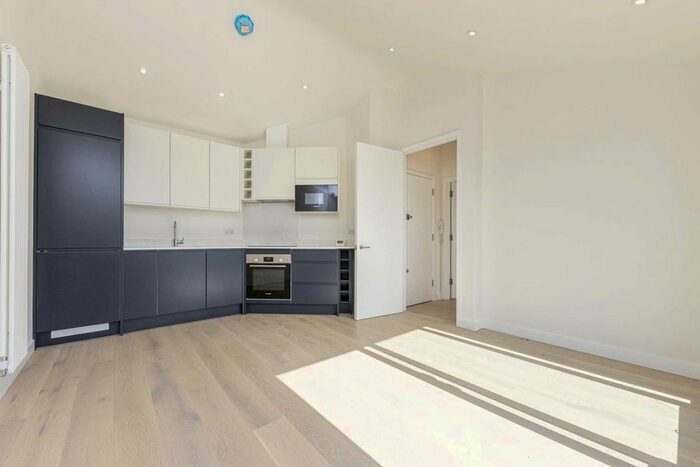 1 Bedroom Flat To Rent In Risborough Close, Muswell Hill, London, N10