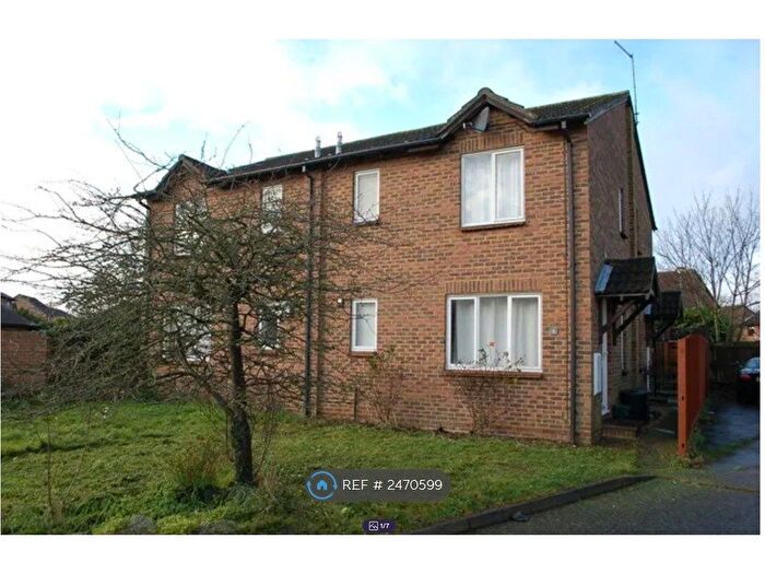 1 Bedroom Terraced House To Rent In Gale Close, Hampton, TW12