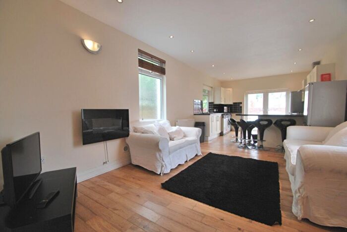 5 Bedroom House To Rent In Whitchurch Road, Heath, CF14