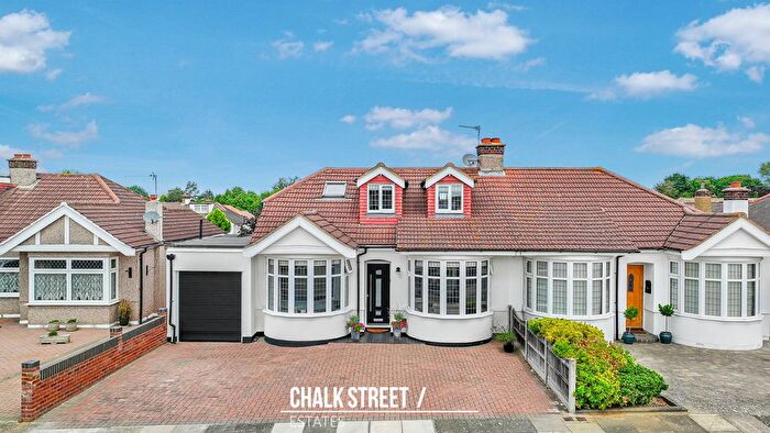 4 Bedroom Semi-Detached Bungalow For Sale In Kent Drive, Hornchurch, RM12