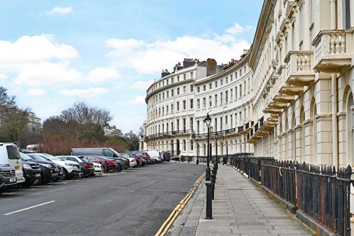 3 Bedroom Apartment To Rent In Adelaide Crescent, Hove, BN3