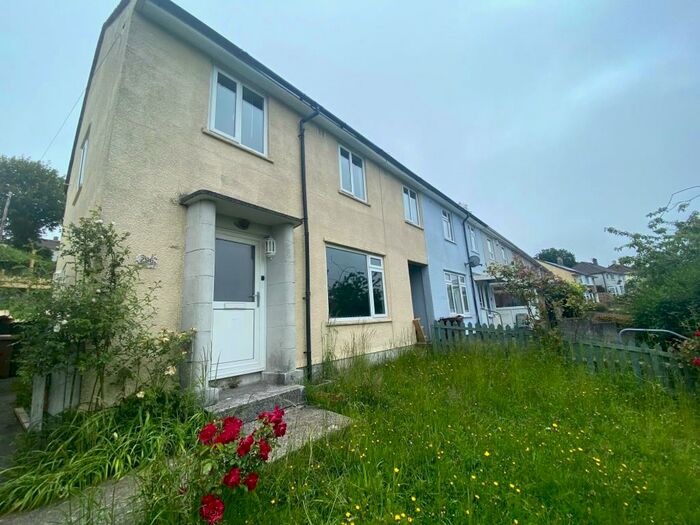 3 Bedroom House To Rent In Budshead Road, Plymouth, PL5