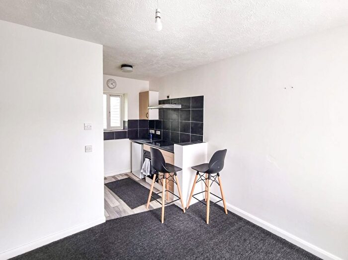 1 Bedroom Studio To Rent In Brendon Close, Harlington, UB3