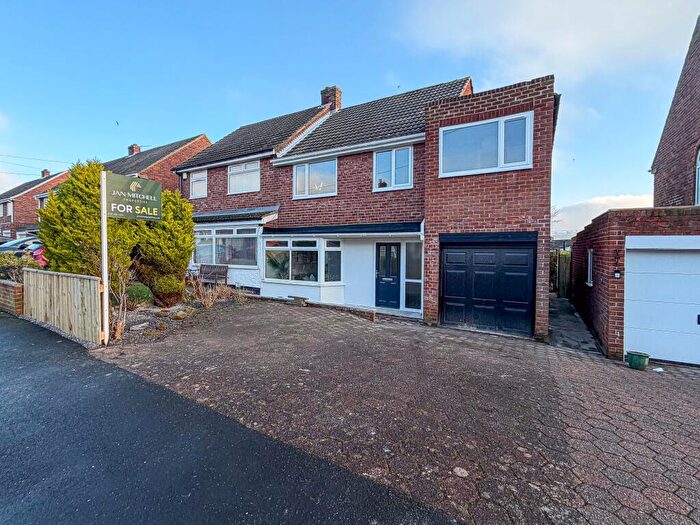 4 Bedroom Semi Detached House For Sale In Hollinhill, Rowlands Gill, NE39