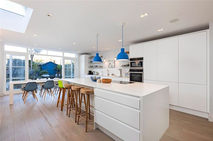 6 Bedroom Terraced House For Sale In Oakhill Road, London, SW15