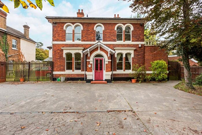 5 Bedroom Detached House To Rent In Bath Road Taplow, SL6