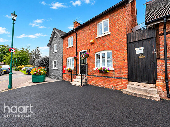 3 Bedroom Semi-Detached House For Sale In Village Road, Nottingham, NG11