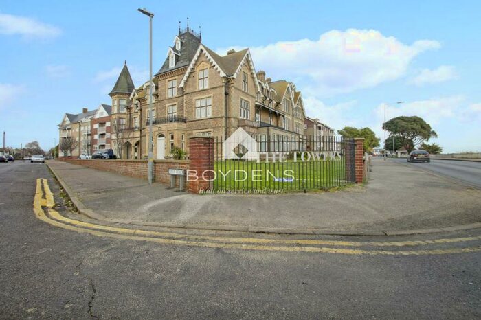 2 Bedroom Flat To Rent In Vista Road, Clacton On Sea, CO15