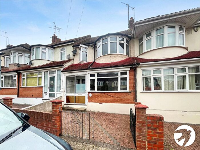 3 Bedroom Terraced House To Rent In Boundary Road, Chatham, Kent, ME4