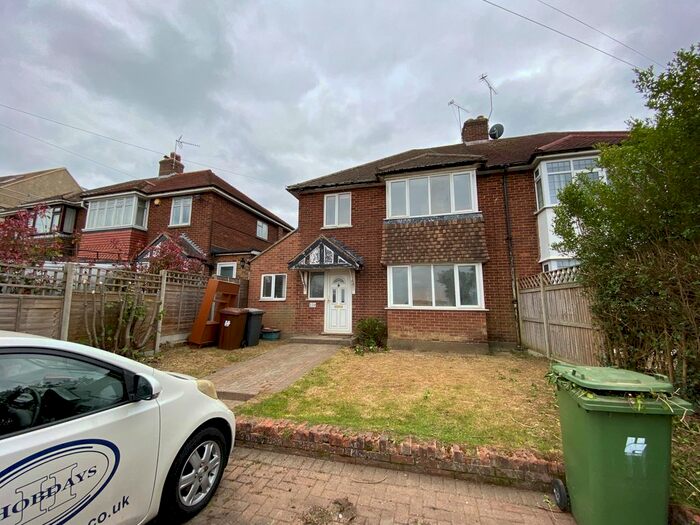 4 Bedroom Semi-Detached House To Rent In Barnet Road, Potters Bar, EN6