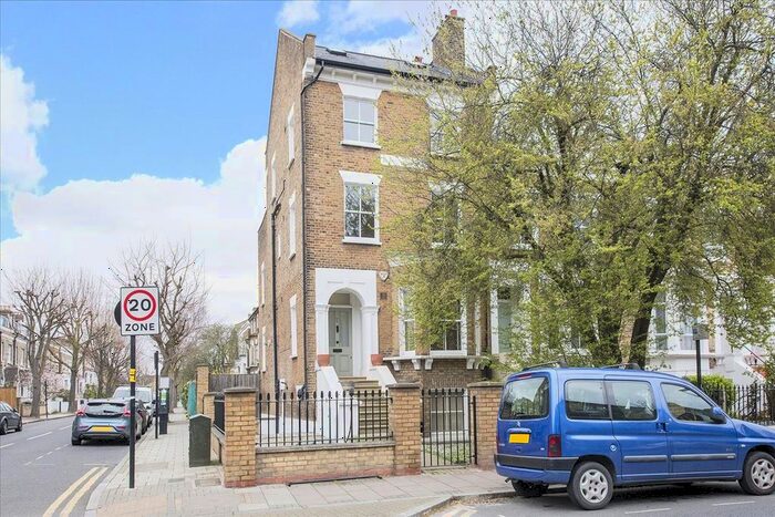 3 Bedroom Flat To Rent In Dulwich Road, Herne Hill, London, SE24