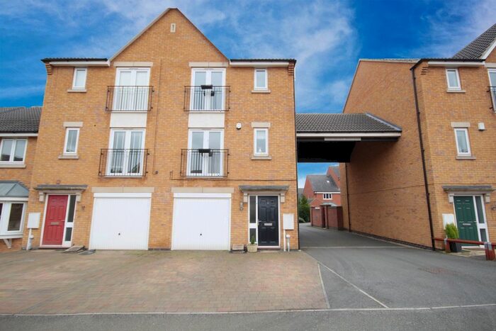4 Bedroom Semi-Detached House To Rent In Magdalene Drive, Mickleover, Derby, DE3