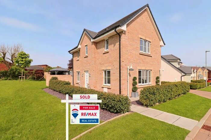 3 Bedroom Detached House For Sale In Coulters Crescent, Clarkston, Glasgow, G76