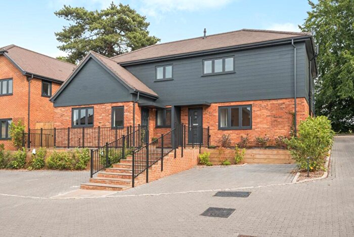 3 Bedroom Semi-Detached House For Sale In Chartland Close, Leatherhead Road, Great Bookham, KT23