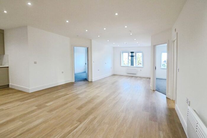 2 Bedroom Property To Rent In High Street, Slough, SL3