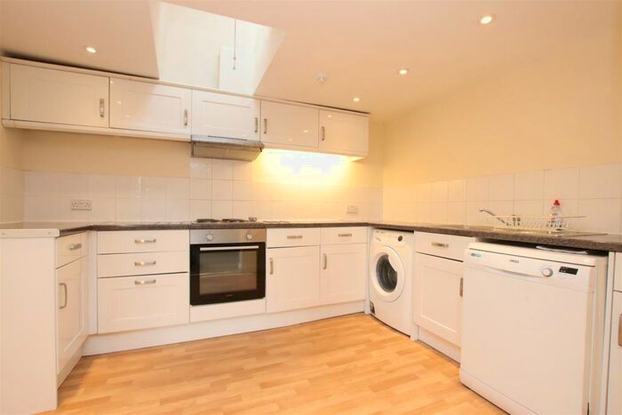2 Bedroom Flat To Rent In Portland Place, Bath, BA1