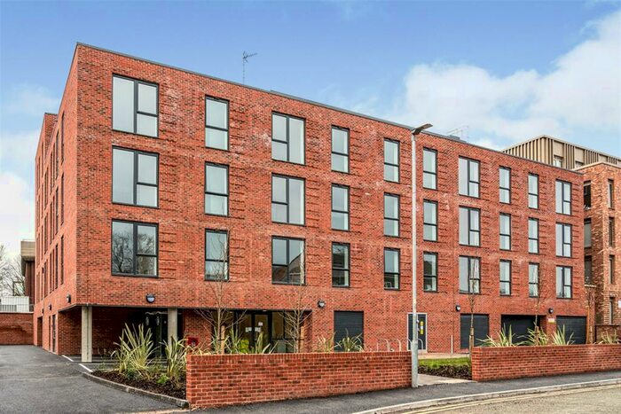 1 Bedroom Flat To Rent In Bedroom Property In Trafford Street, Chester, CH1