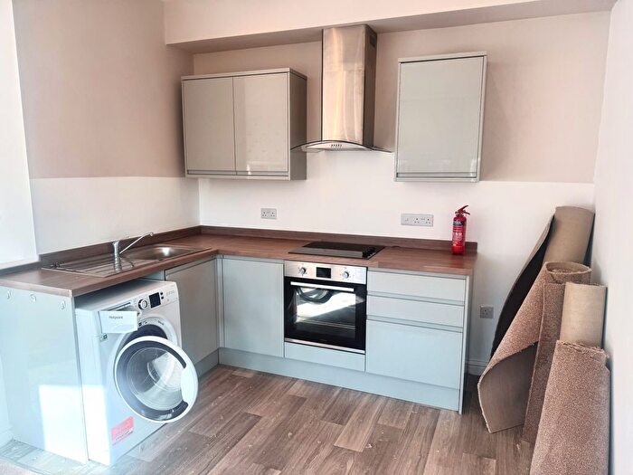2 Bedroom Flat To Rent In Bishops Place, Paignton, TQ3