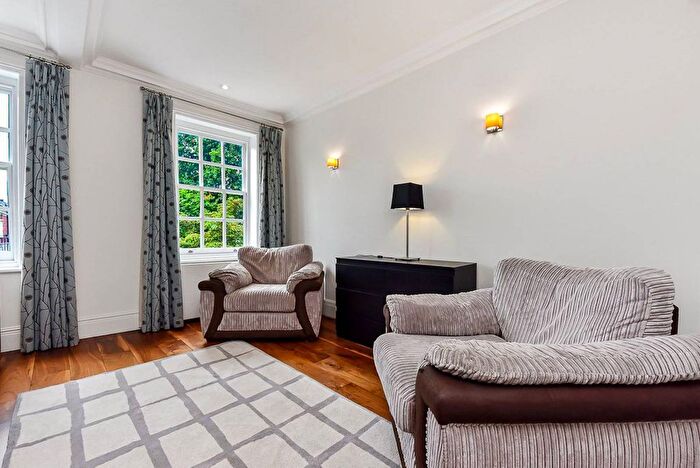 3 Bedroom Flat To Rent In Montagu Square, Marylebone, London, W1H