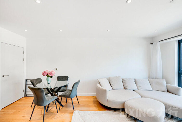 1 Bedroom Apartment For Sale In Dock Street, Aldgate, E1