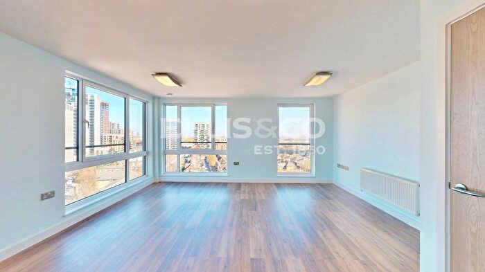 2 Bedroom Flat To Rent In The Green, Southall, UB2