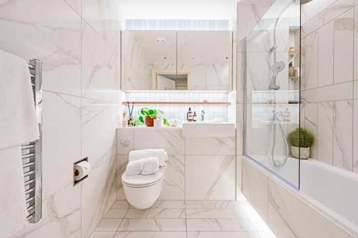 2 Bedroom Flat For Sale In Bow Green, Bow, E3