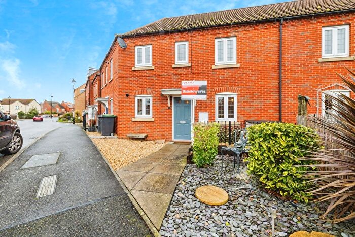 2 Bedroom Flat For Sale In Greenfinch Crescent, Witham St. Hughs, Lincoln, Lincolnshire, LN6