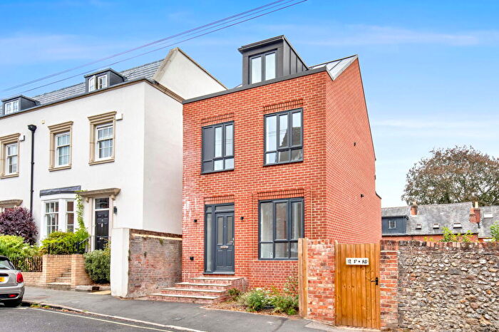 3 Bedroom Detached House For Sale In Edgar Road, Winchester, SO23