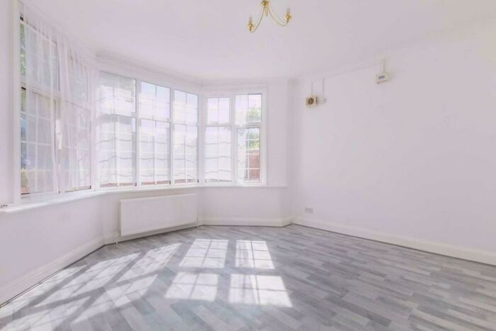 1 Bedroom Flat To Rent In Hodford Road, Golders Green, NW11