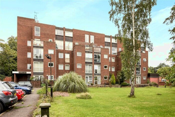 2 Bedroom Flat To Rent In Belgravia Court, Bath Road, Reading, Berkshire, RG30