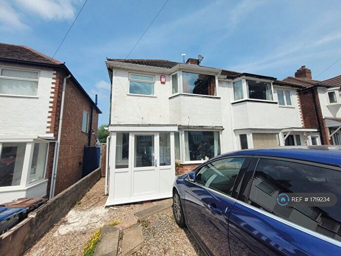 3 Bedroom Semi Detached House To Rent In Durley Dean Road, Birmingham, B29