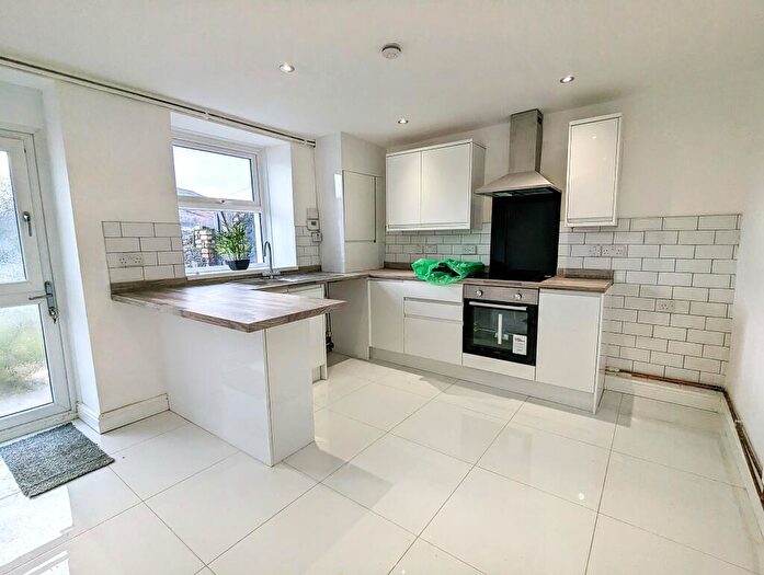 2 Bedroom End Of Terrace House To Rent In Charles Street, Porth, CF39