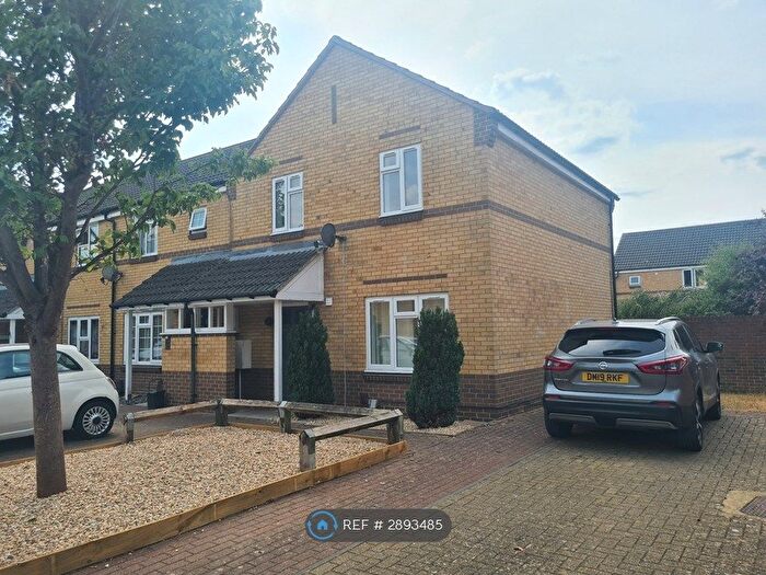 3 Bedroom Semi-Detached House To Rent In Nire Road, Caversham, Reading, RG4