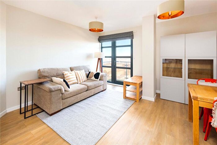 1 Bedroom Flat To Rent In Texryte House, Southgate Road, London, N1