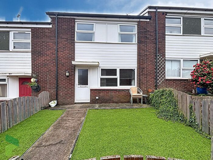 3 Bedroom Semi Detached House For Sale In Ashton Road, Darwen, BB3