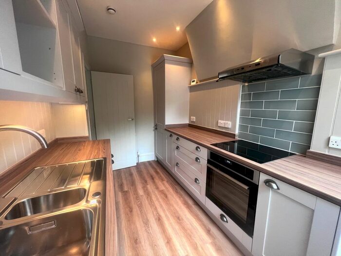 1 Bedroom Flat To Rent In Elms Avenue, Eastbourne, BN21