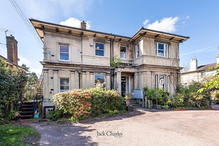 2 Bedroom Flat For Sale In Claremont Road, Tunbridge Wells, TN1