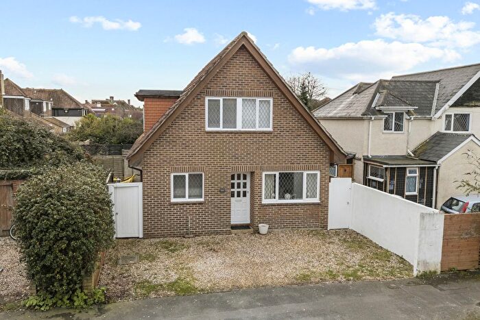 3 Bedroom Detached House For Sale In Coxes Road, Chichester, PO20