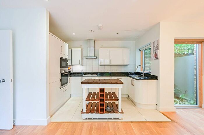 2 Bedroom Property To Rent In Tredegar Square, Bow, London, E3