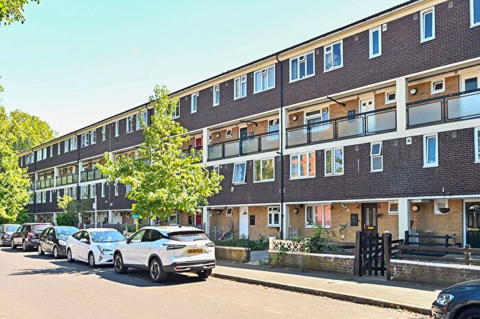 5 Bedroom Flat To Rent In Malmesbury Road, Bow, London, E3