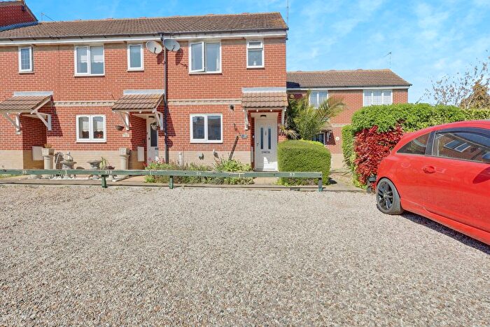 2 Bedroom Terraced House For Sale In Sutton Road, Rochford, SS4