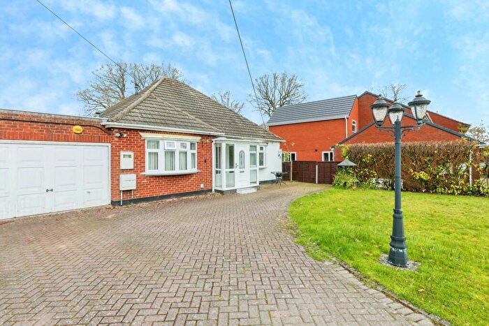 4 Bedroom Bungalow For Sale In Cromwell Lane, Coventry, Warwickshire, CV4